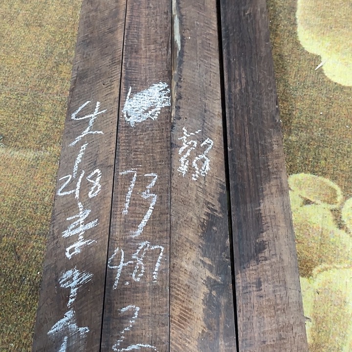 翰***）树脂制品密密麻麻木木木4