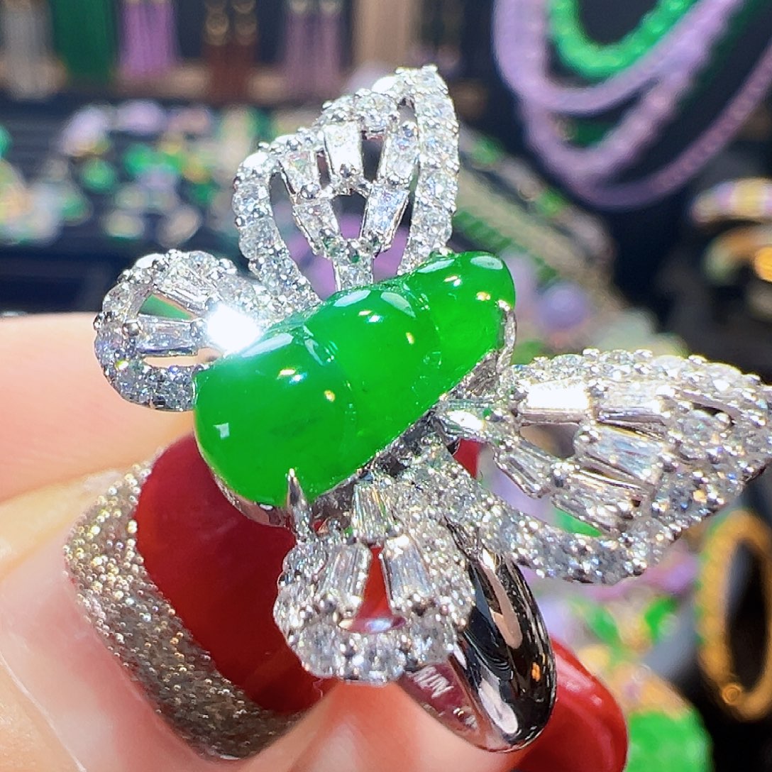 翡翠18K金镶嵌戒指签收后24小时鉴赏期