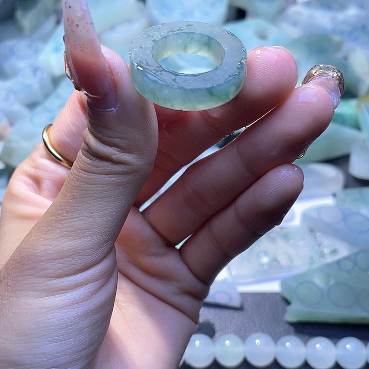 定制翡翠未镶嵌翡翠