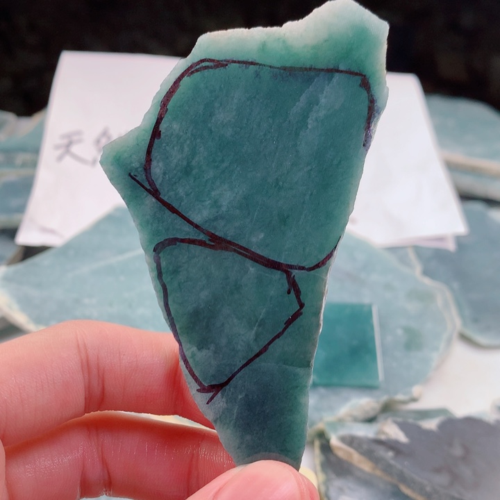 翡翠颈饰未镶嵌翡翠材料3