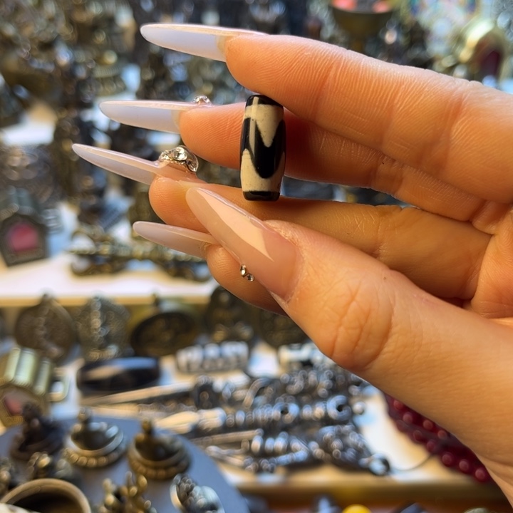 A***刘泥塑闪价漏价一件