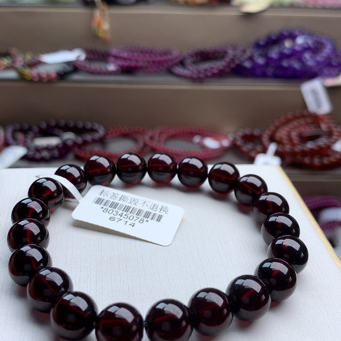 石榴石手串未镶嵌英****?9.8