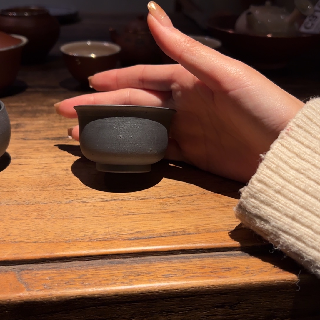 瓷片陶瓷。     陶瓷。    