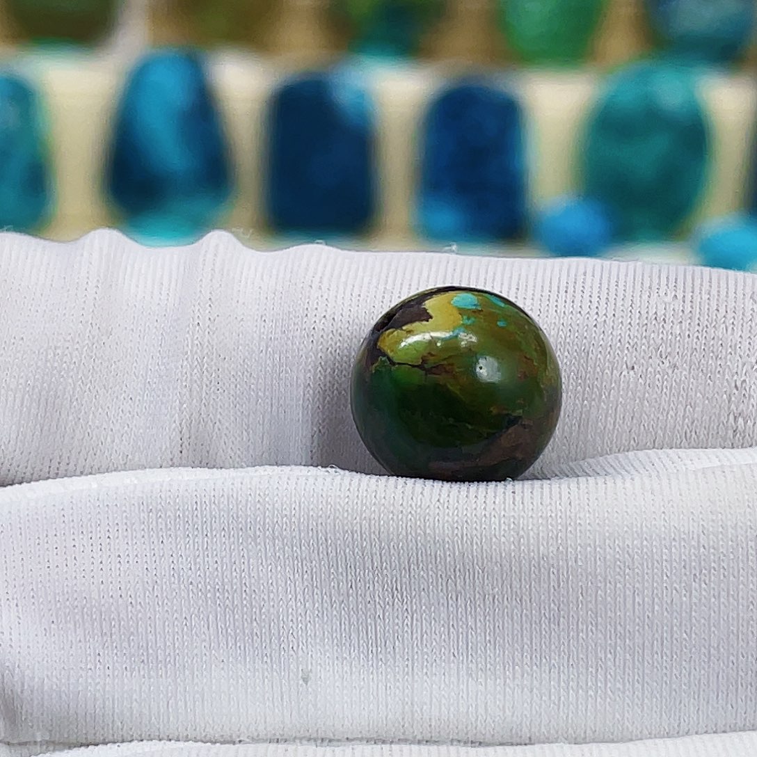 绿松石未镶嵌颈饰