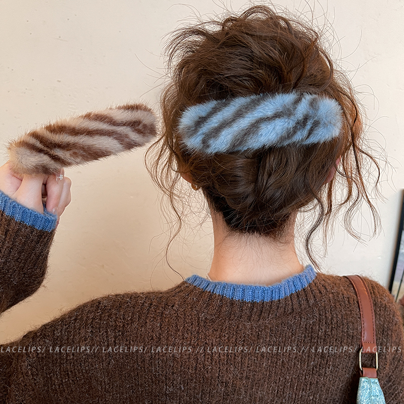 韩系毛绒鸭嘴夹发夹女后脑勺盘发抓夹2025新款高端发卡巨好看头饰