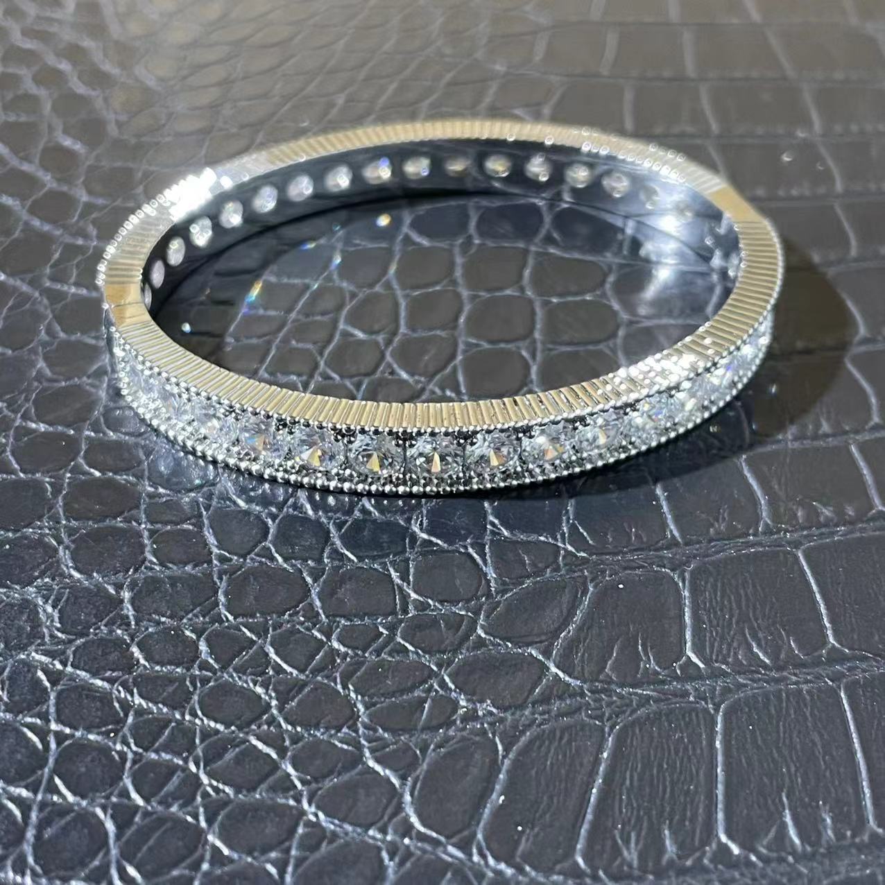 【高端定制】SMA-651时尚设计手镯多样性发一件