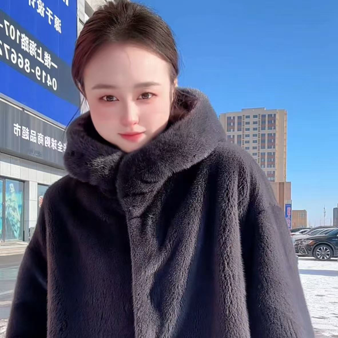 2025新款高级灰连帽貂皮外套
