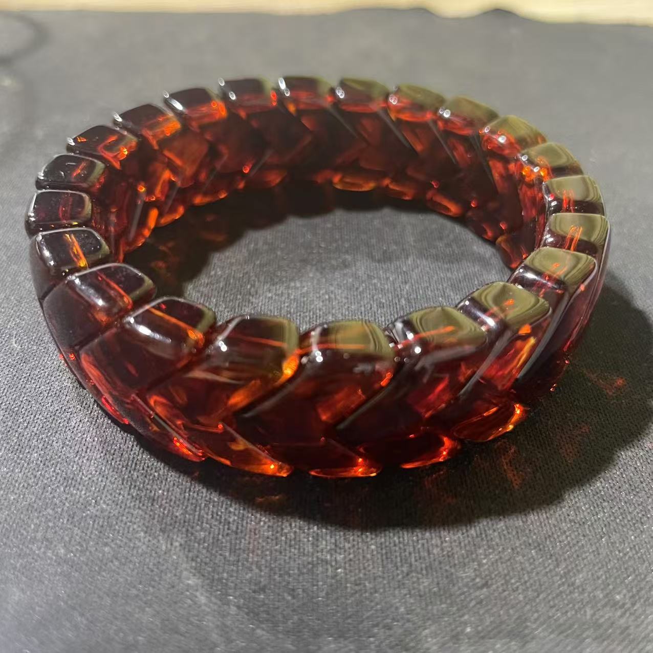 【配礼盒】  精品鱼骨血菩提手串  YW171