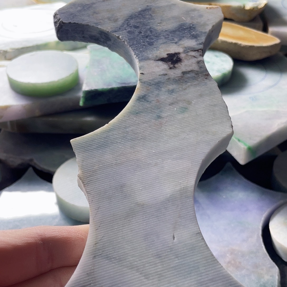 翡翠颈饰未镶嵌毛料118