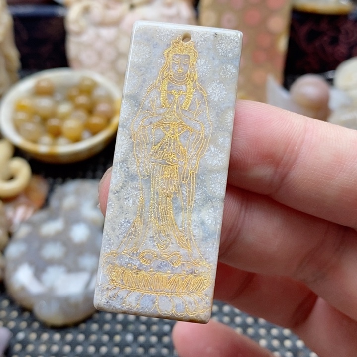 硅化珊瑚（珊瑚玉）颈饰未镶嵌