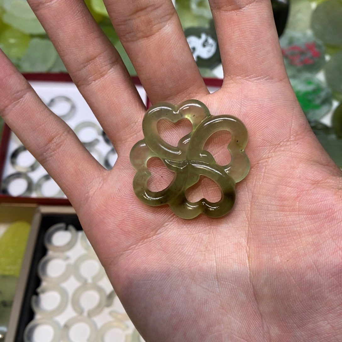 岫玉未镶嵌吊坠(不含链)