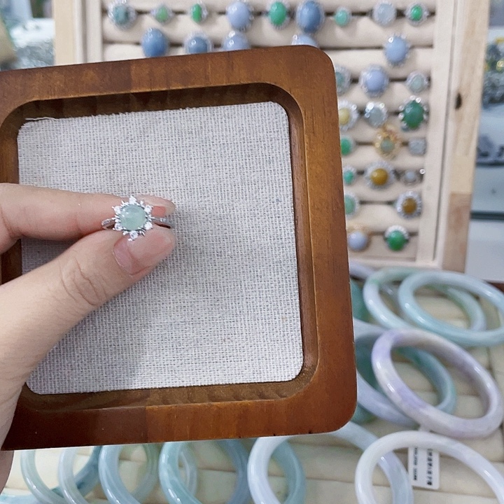 翡翠未镶嵌颈饰天然翡翠Ａ货