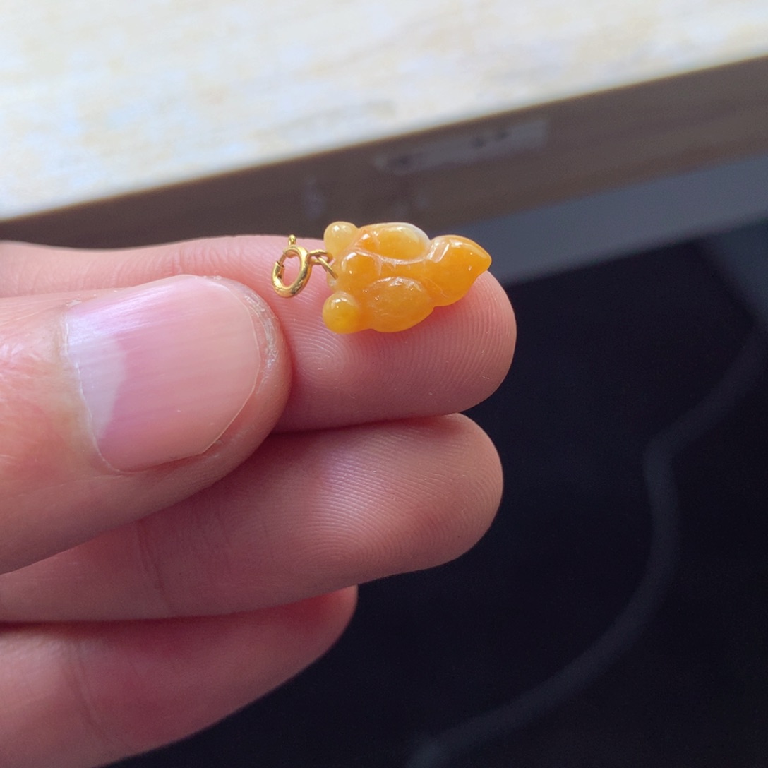 翡翠颈饰18K金镶嵌吊坠