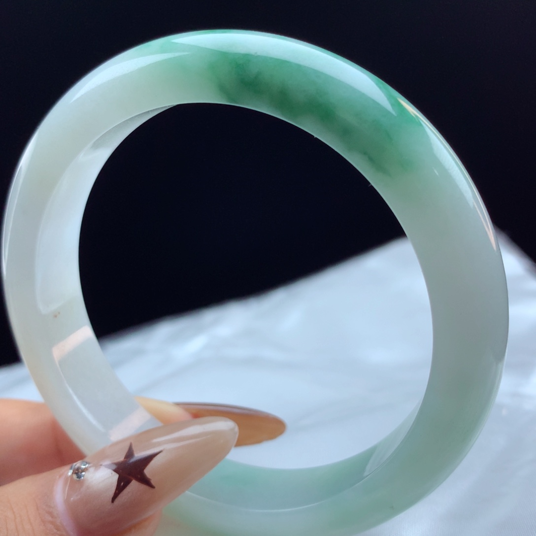 未镶嵌手镯翡翠牛奶底飘花正圈113399