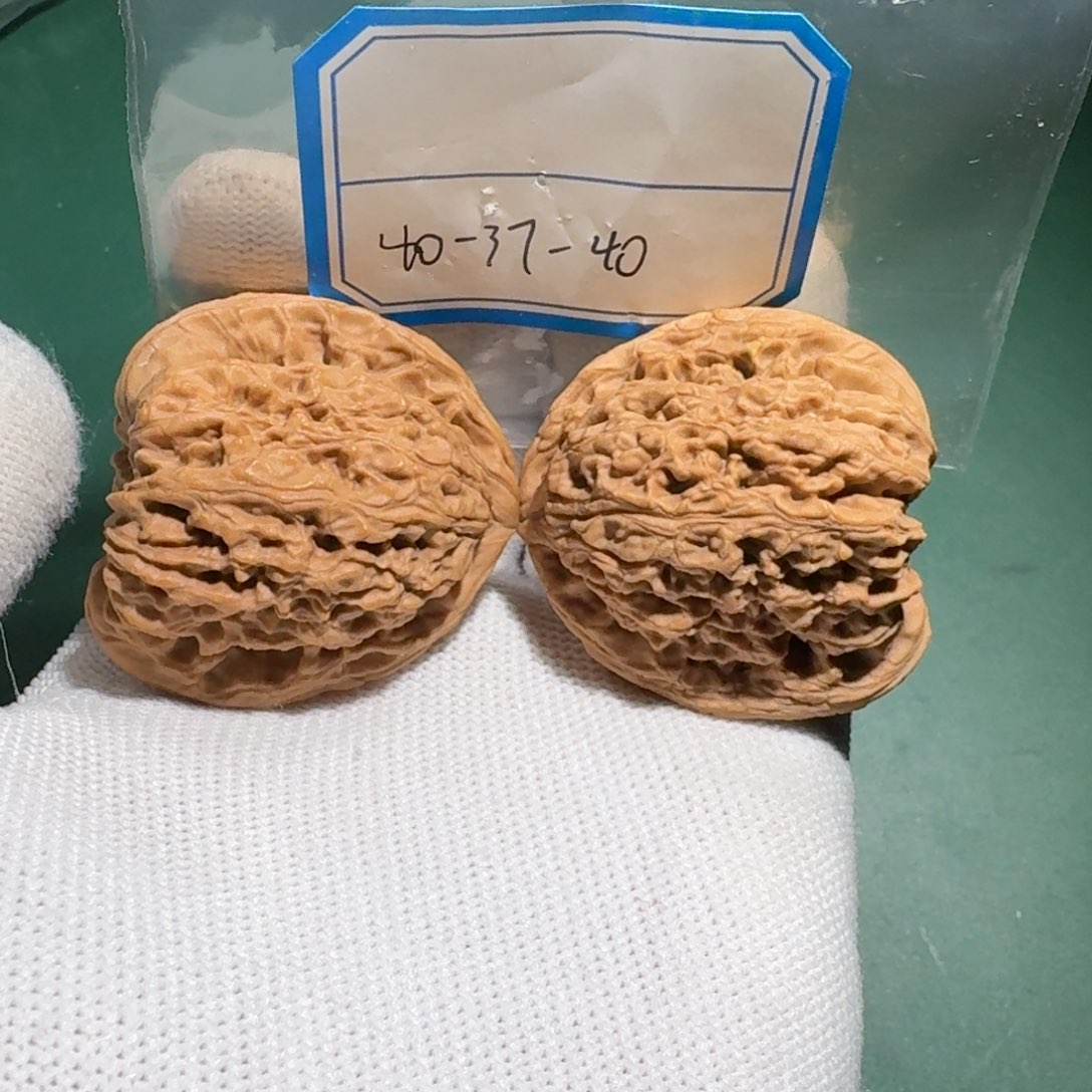 吊坠文玩核桃68号南疆