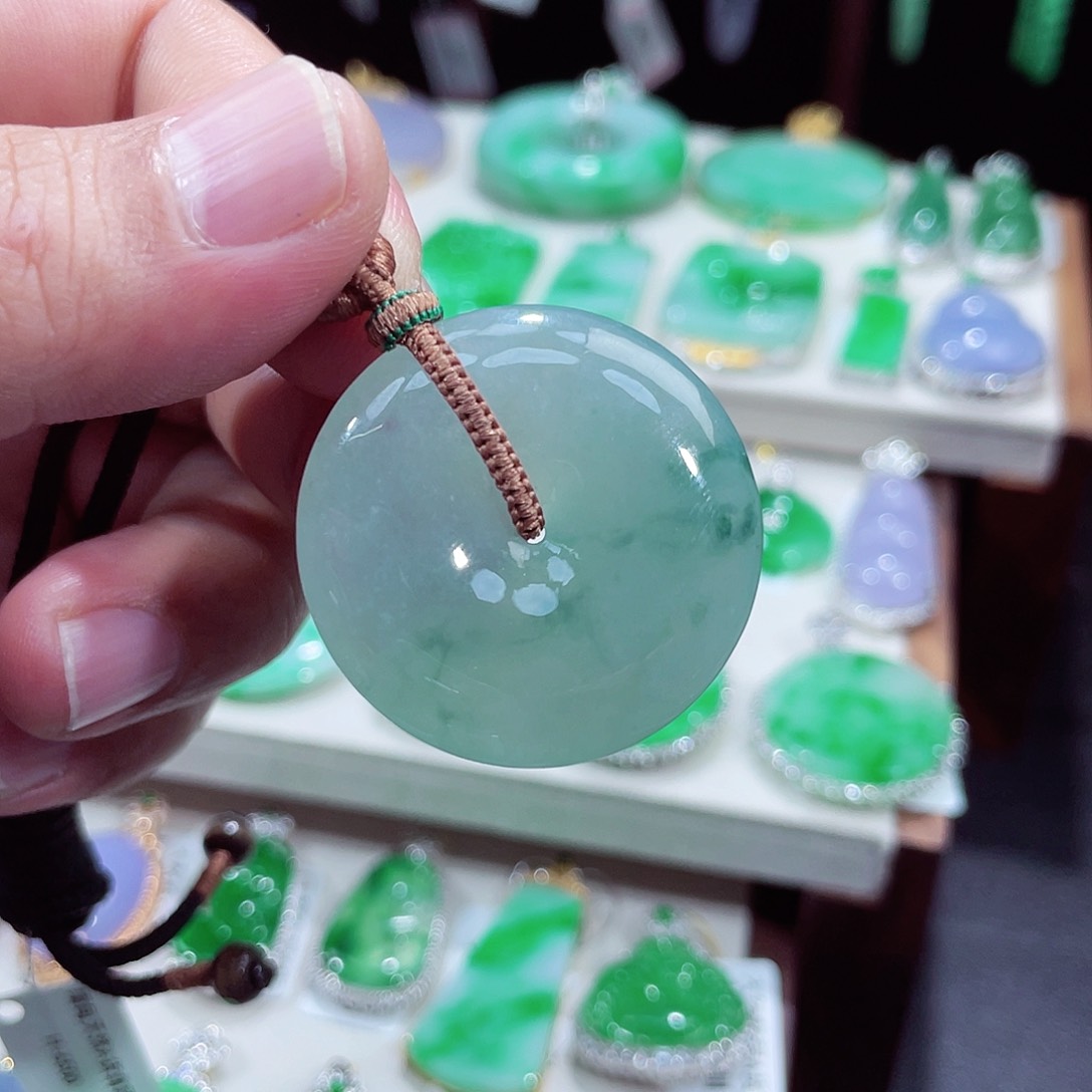 翡翠吊坠(不含链)未镶嵌