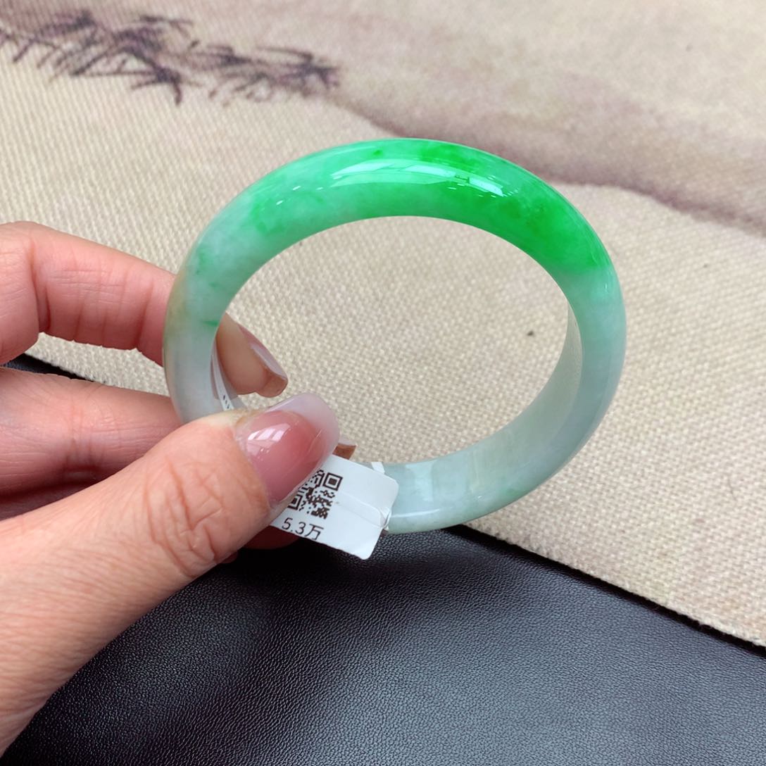 翡翠手镯未镶嵌缅甸翡翠手镯