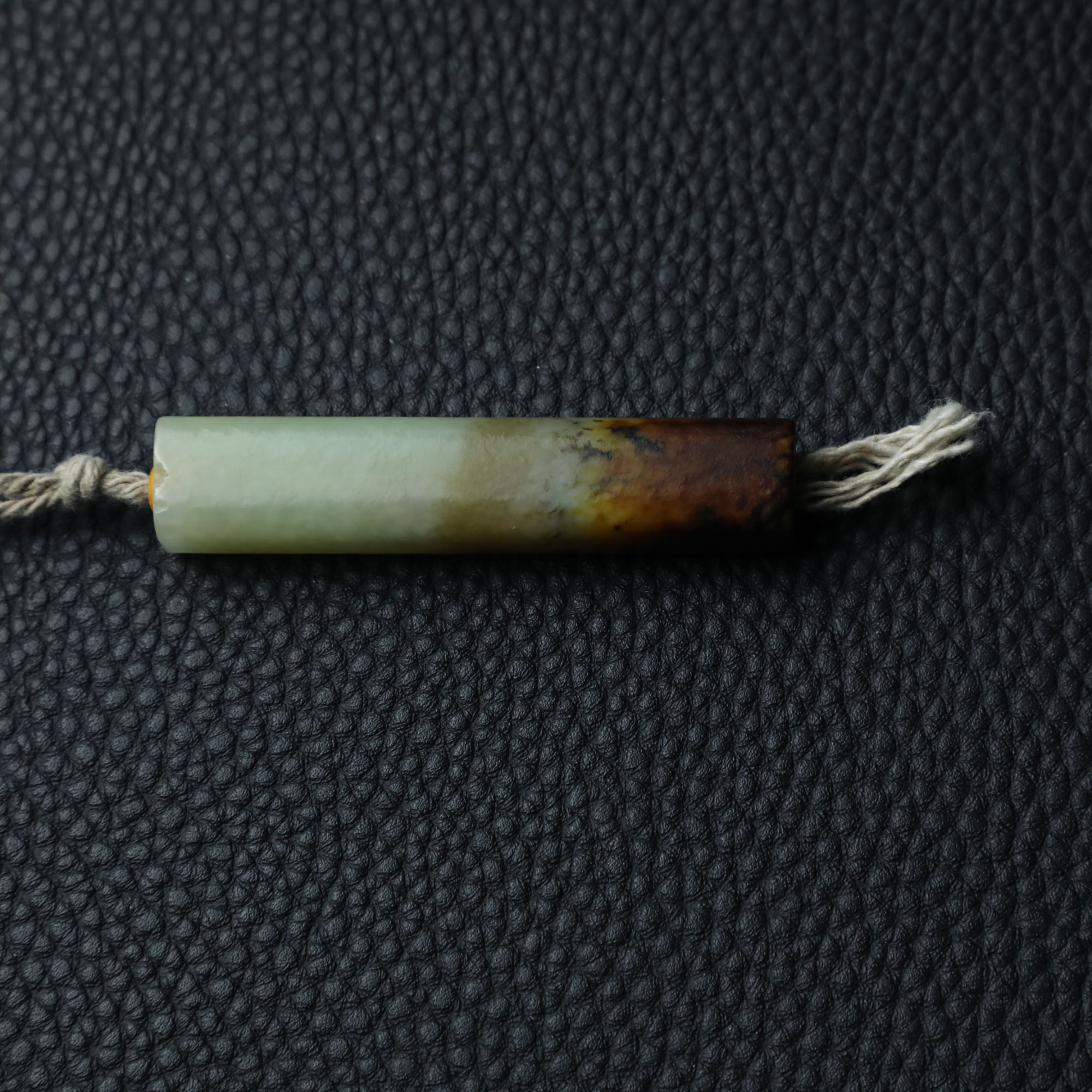 TCWWA07485清晚和田白玉骨形玉勒子