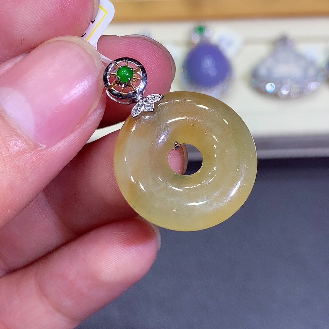 翡翠吊坠(不含链)18K金镶嵌