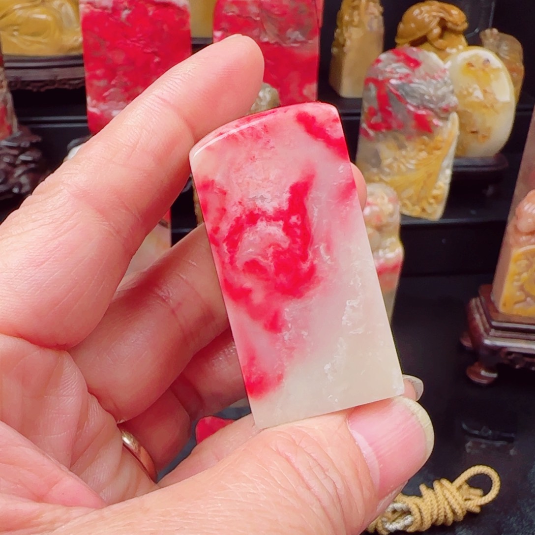 昌化石昌化鸡血石