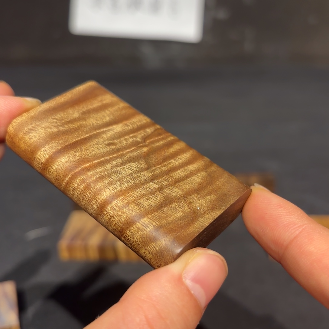 草***草金丝楠木无事牌材料