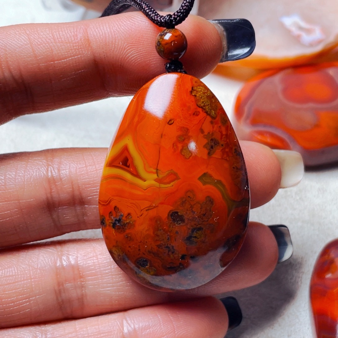 未镶嵌颈饰玛瑙/玉髓普**因