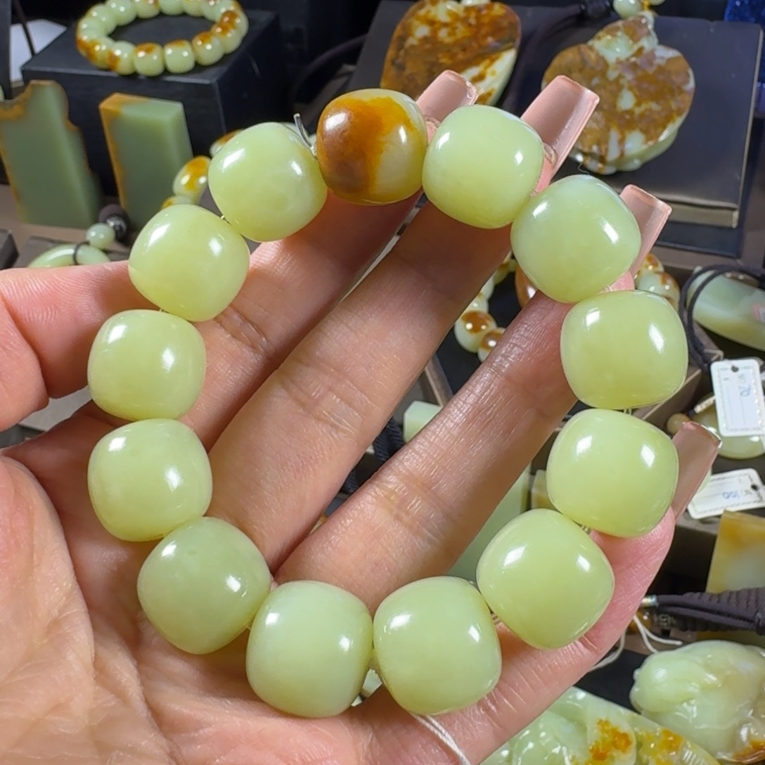 岫岩河磨玉（透闪石质玉）未镶嵌手链