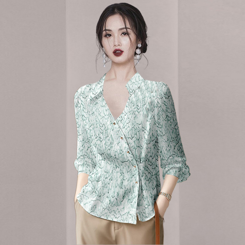 法式交叉设计感印花衬衫春季2025年新款女装气质V领收腰长袖上衣