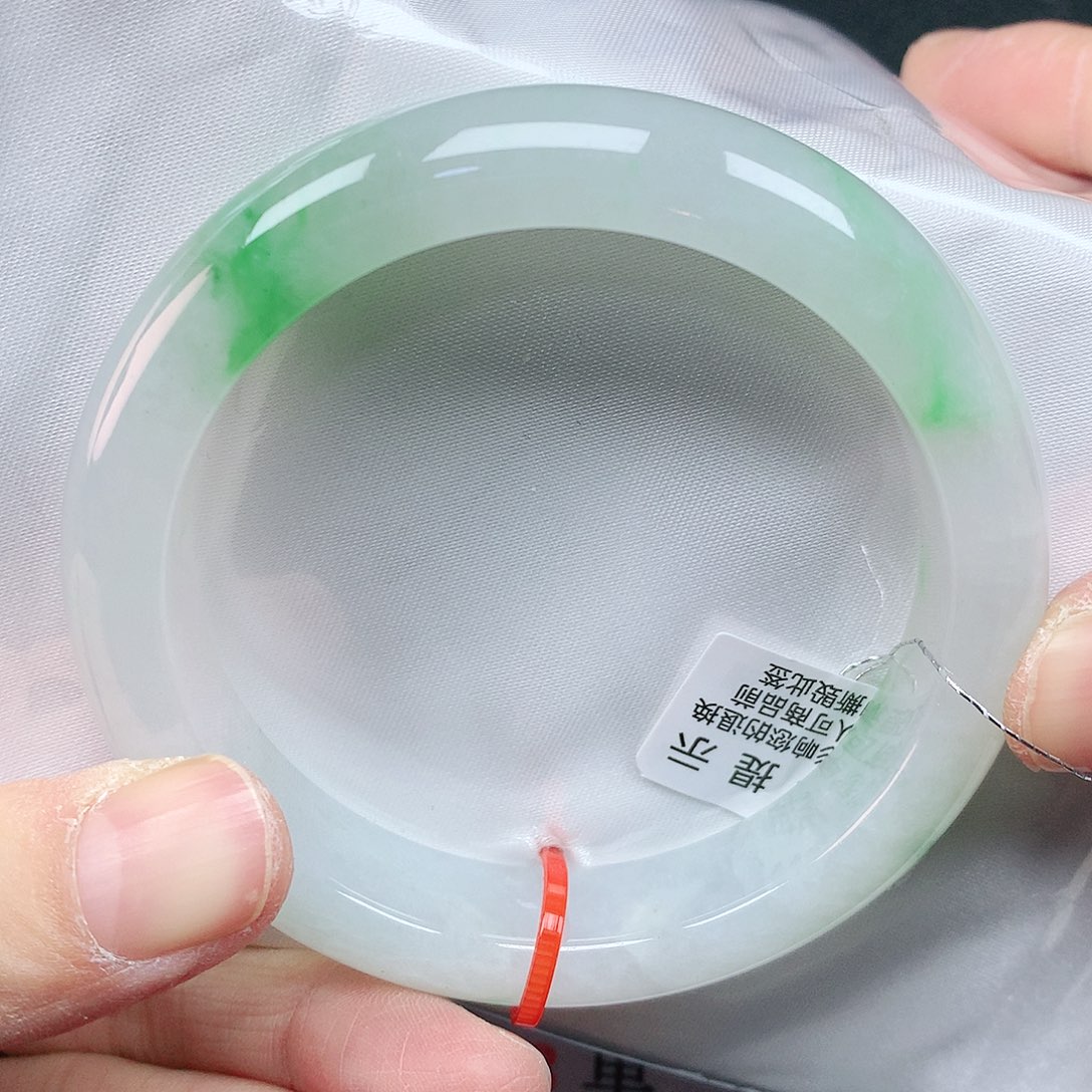 翡翠手镯未镶嵌55+圈