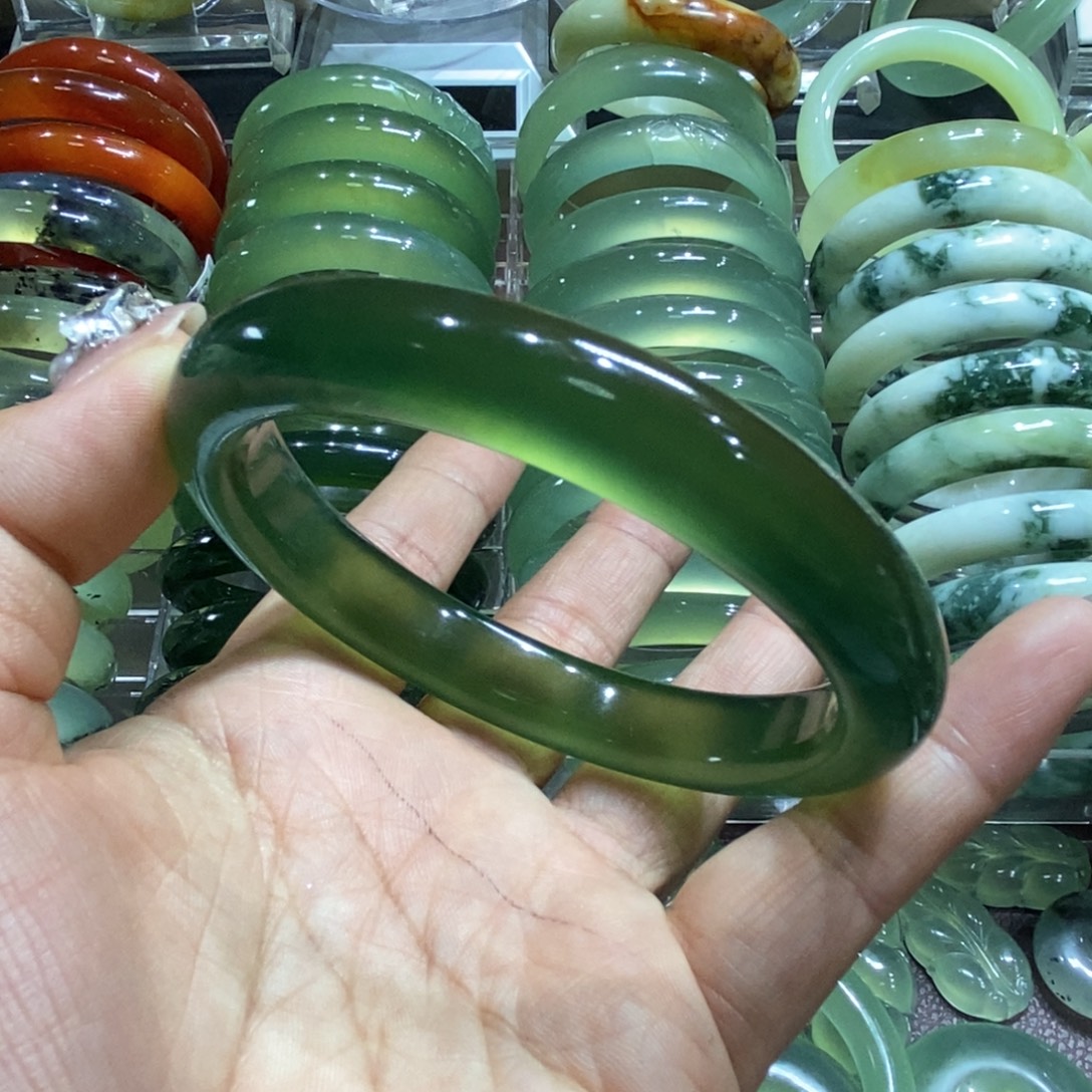 金***兔岫玉未镶嵌手镯有包容有棉66.5