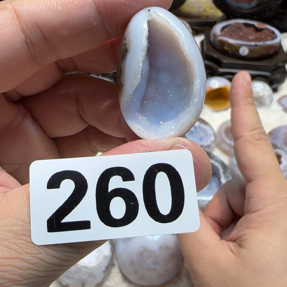 未镶嵌水晶大型摆件（非配饰）