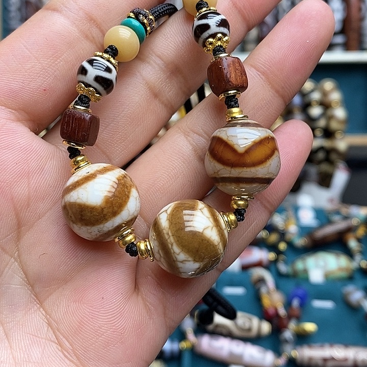 玛瑙/玉髓颈饰合金