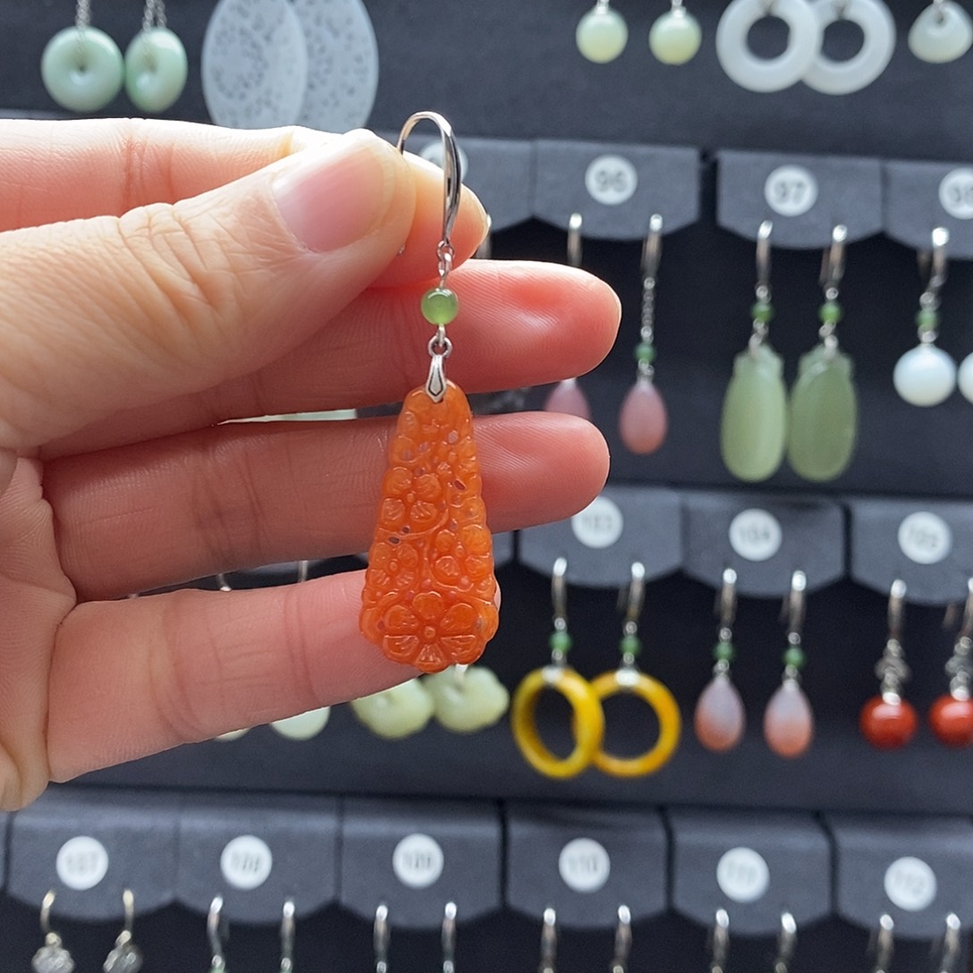 z***1翡翠银S925镶嵌耳饰