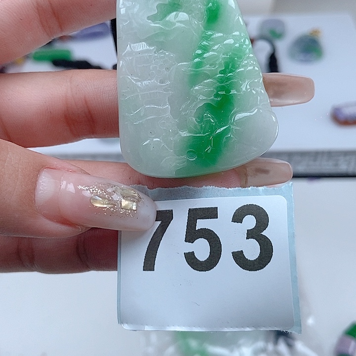 翡翠颈饰未镶嵌吊坠