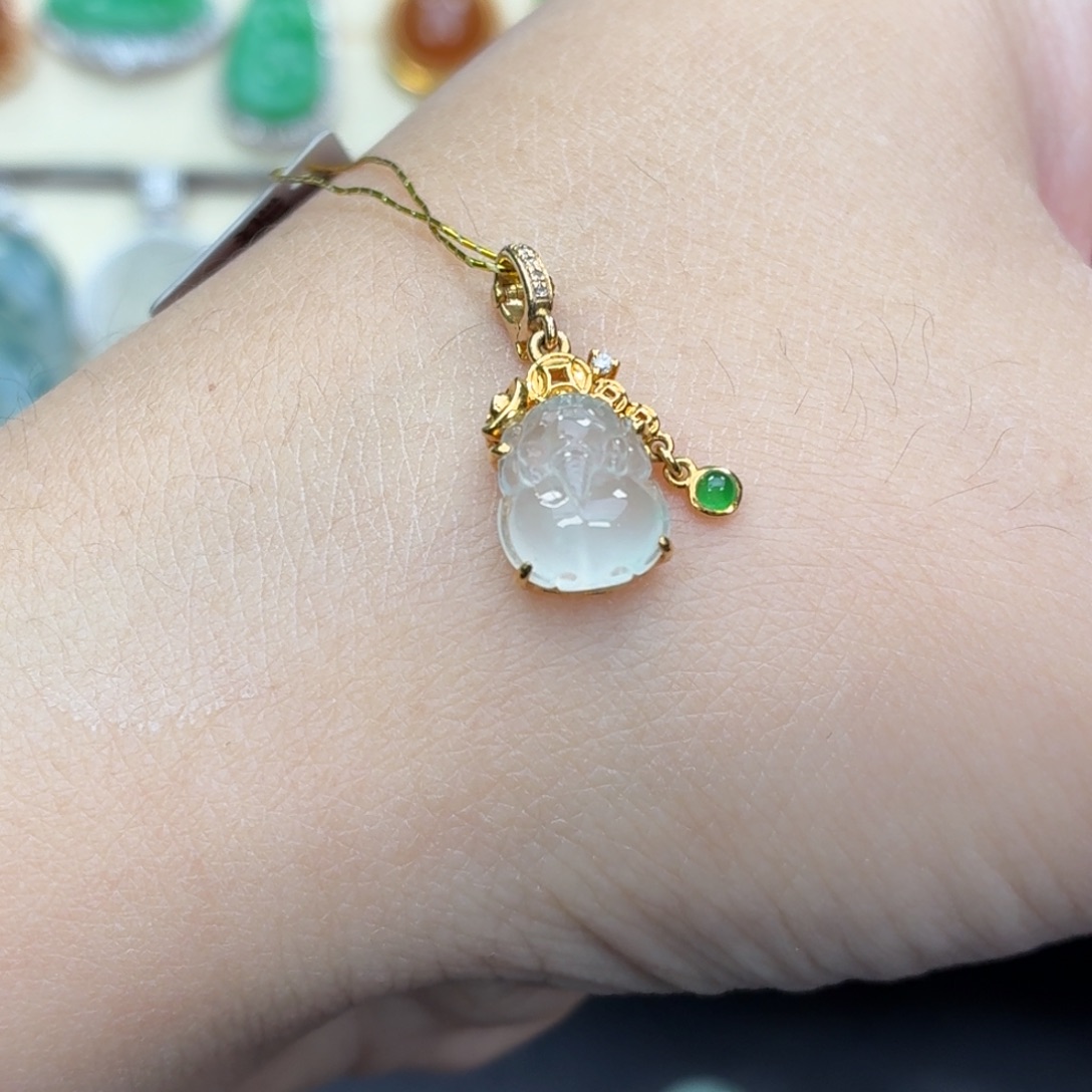 翡翠18K金镶嵌颈饰