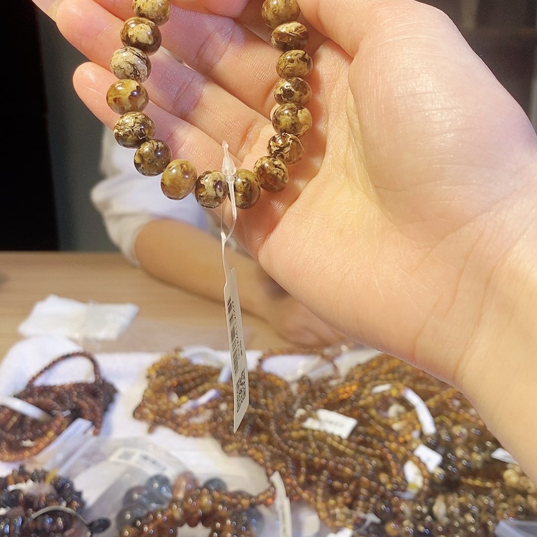 未镶嵌琥珀颈饰琥珀10