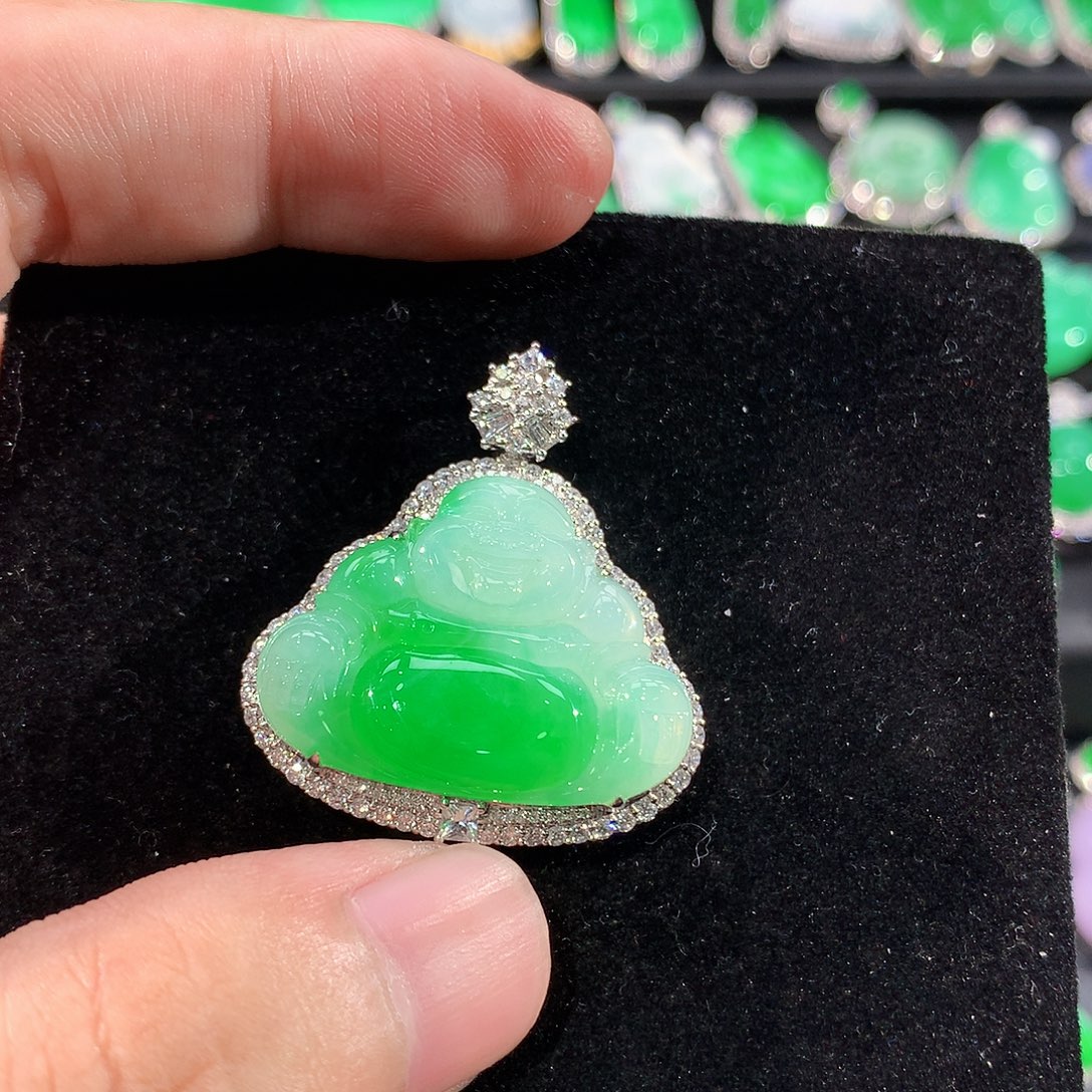 翡翠18K金镶嵌颈饰