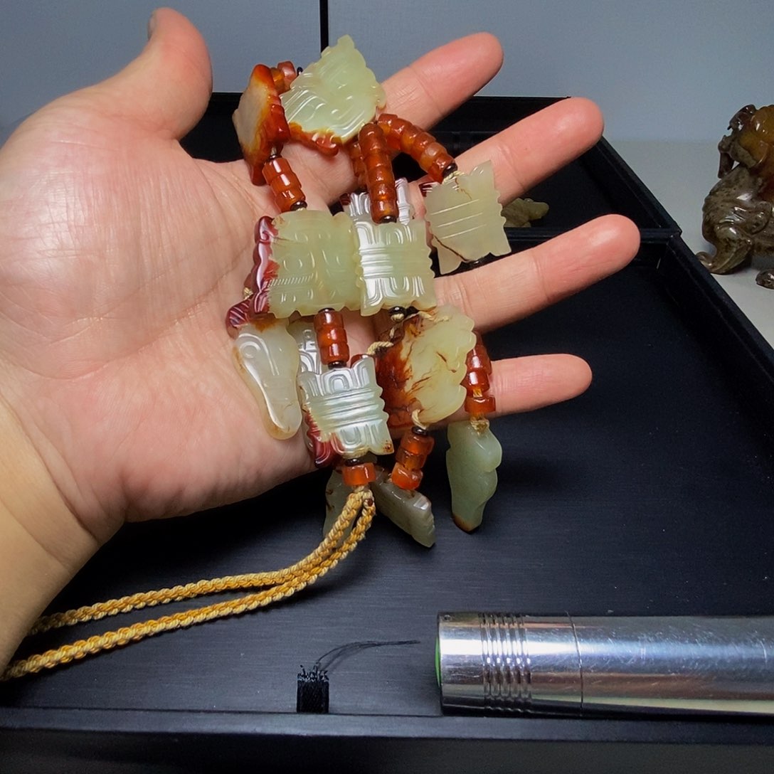 未镶嵌和田玉（糖玉）挂件铁****汉