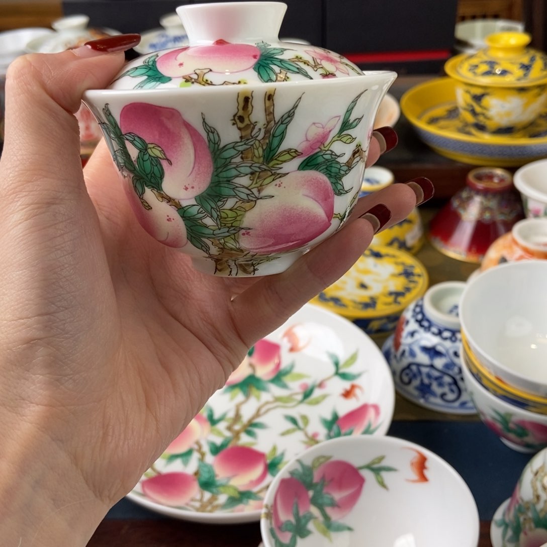 陶瓷艺术家的作品是一，