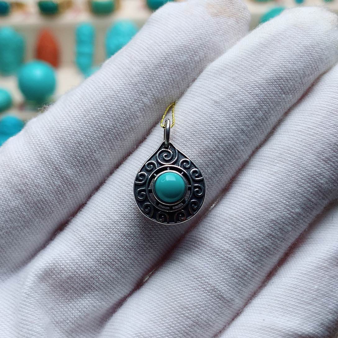 绿松石配饰未镶嵌