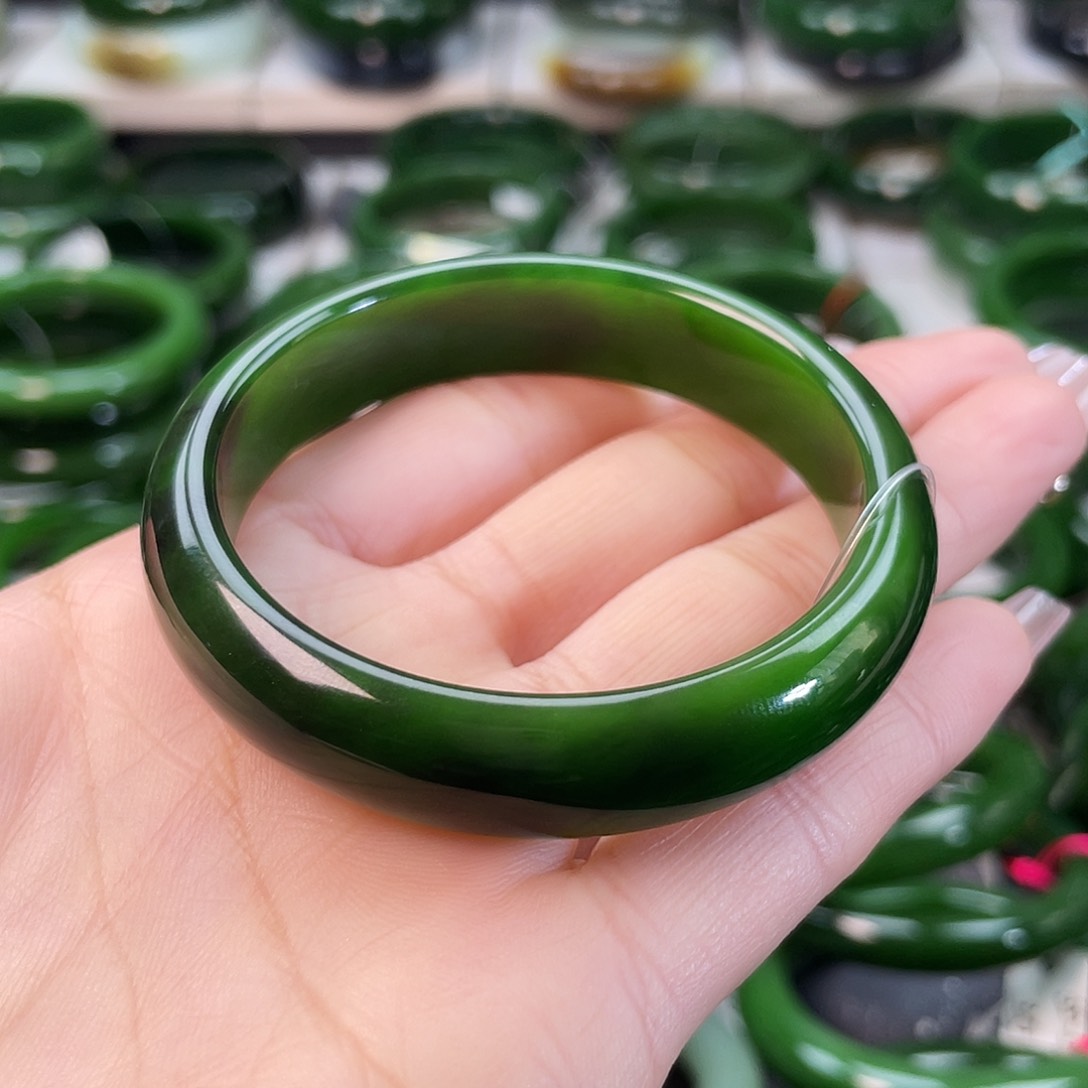 和田玉（碧玉）手镯未镶嵌