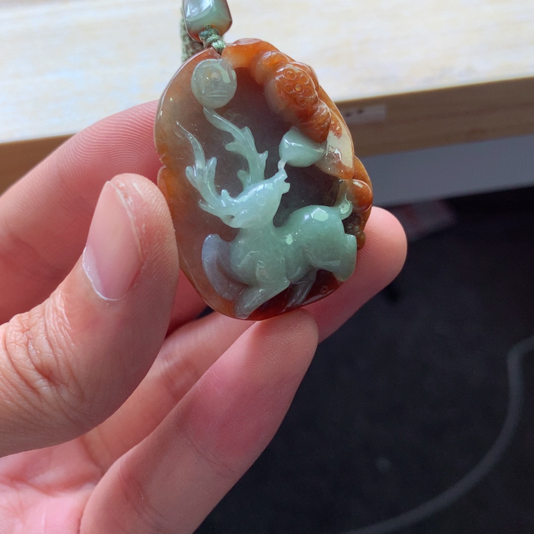 翡翠颈饰未镶嵌吊坠