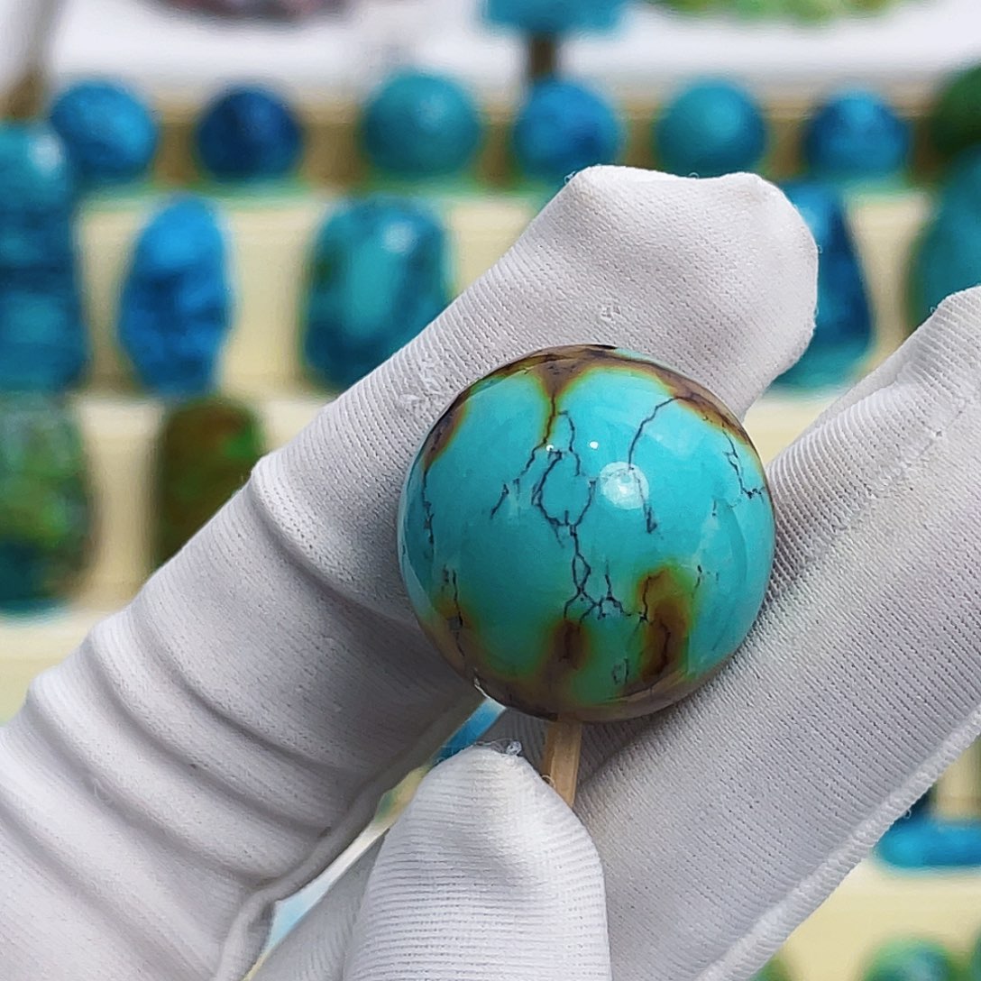 绿松石未镶嵌颈饰