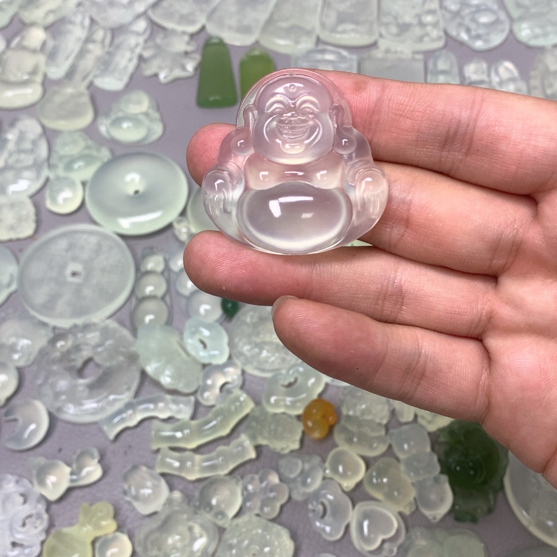 蛇纹石玉颈饰未镶嵌小****?