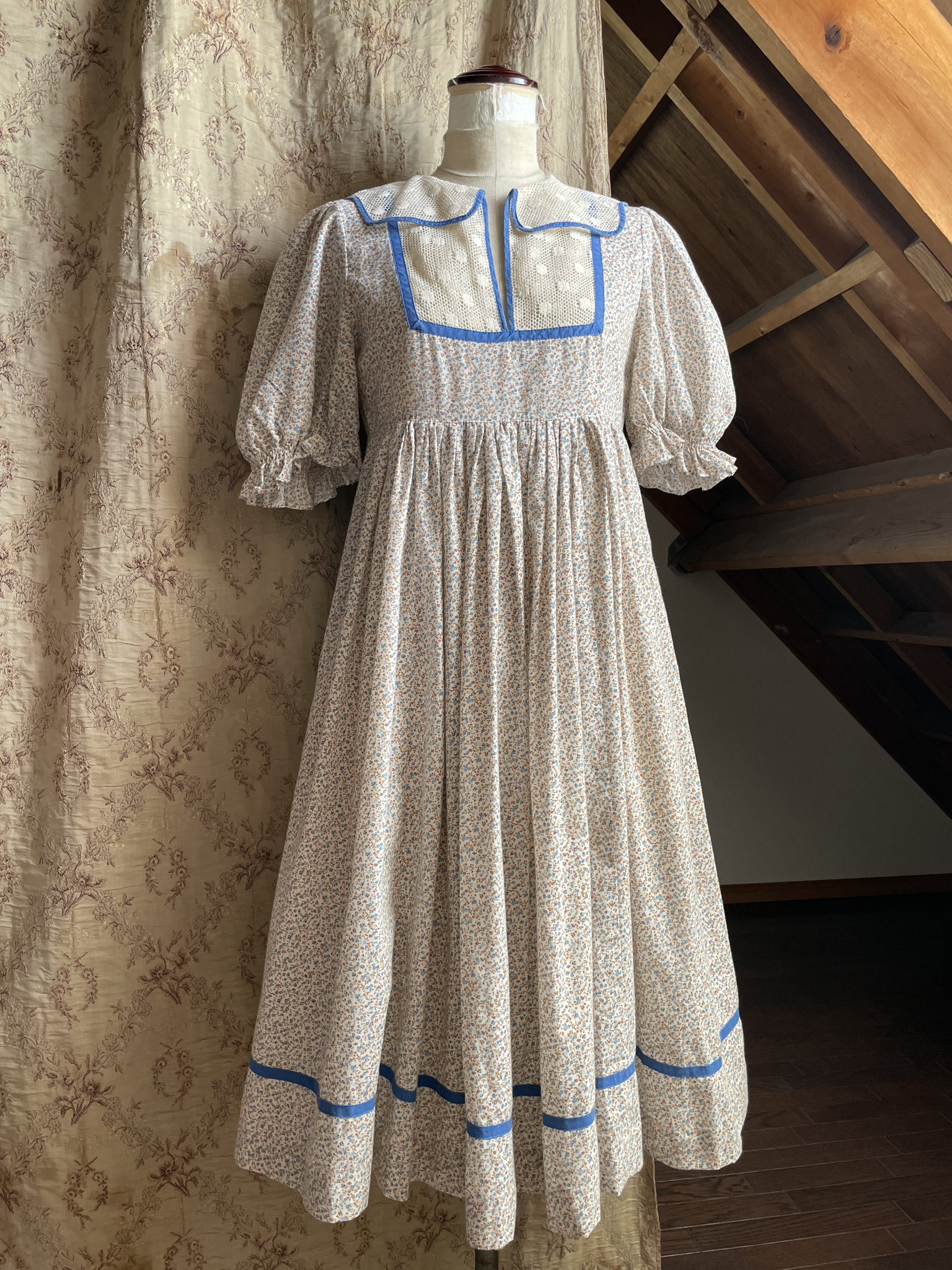 萬蝶复古精致优雅复古拼色花边小碎花夏季连衣裙