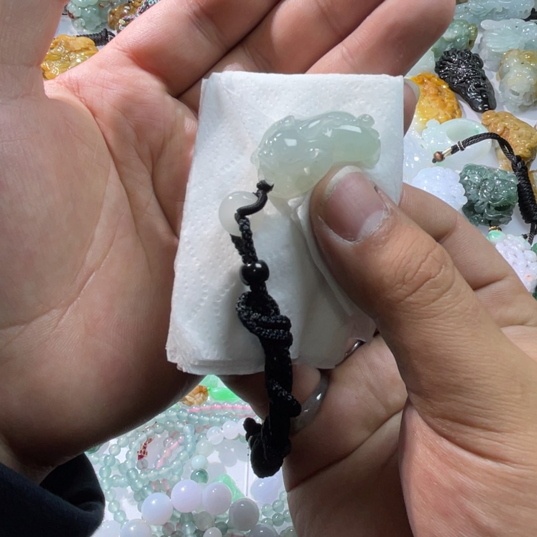 翡翠颈饰未镶嵌天然