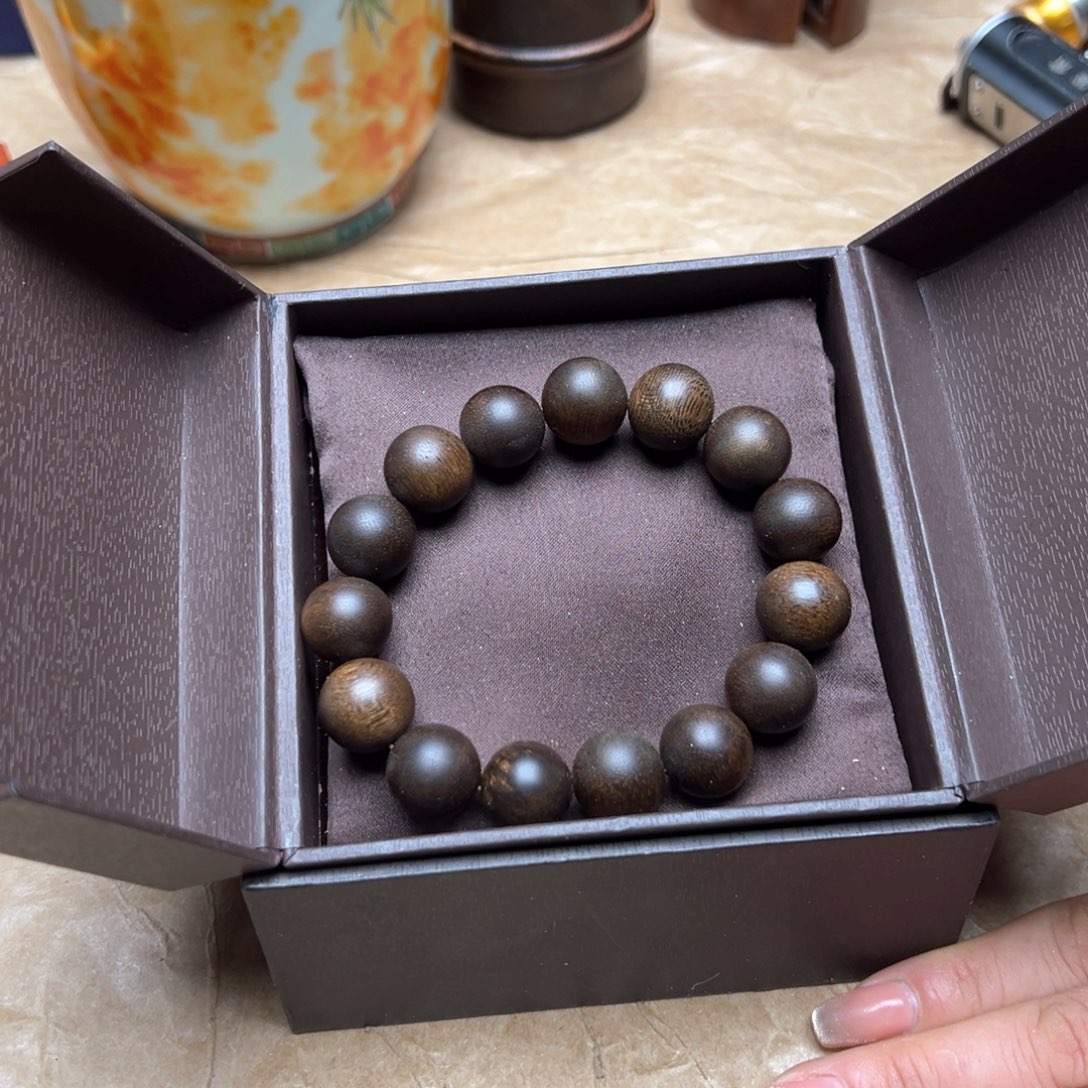 大叶紫檀（黑酸枝木类）