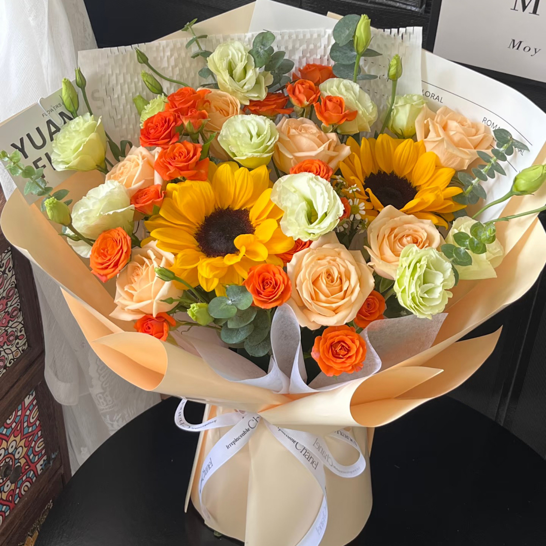 《阳光明媚》香槟向日葵花束同城配送