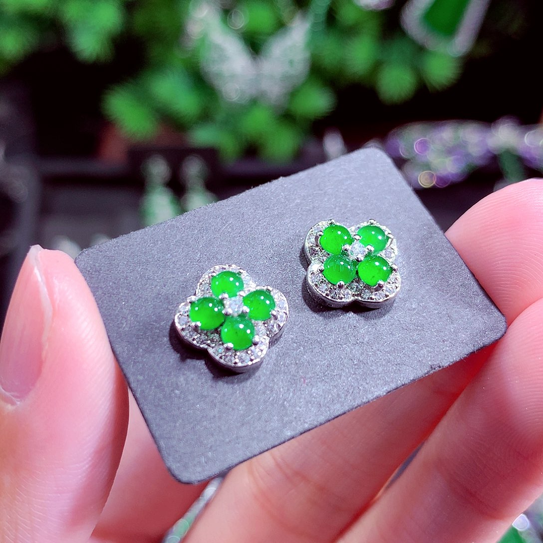 颈饰未镶嵌翡翠天然