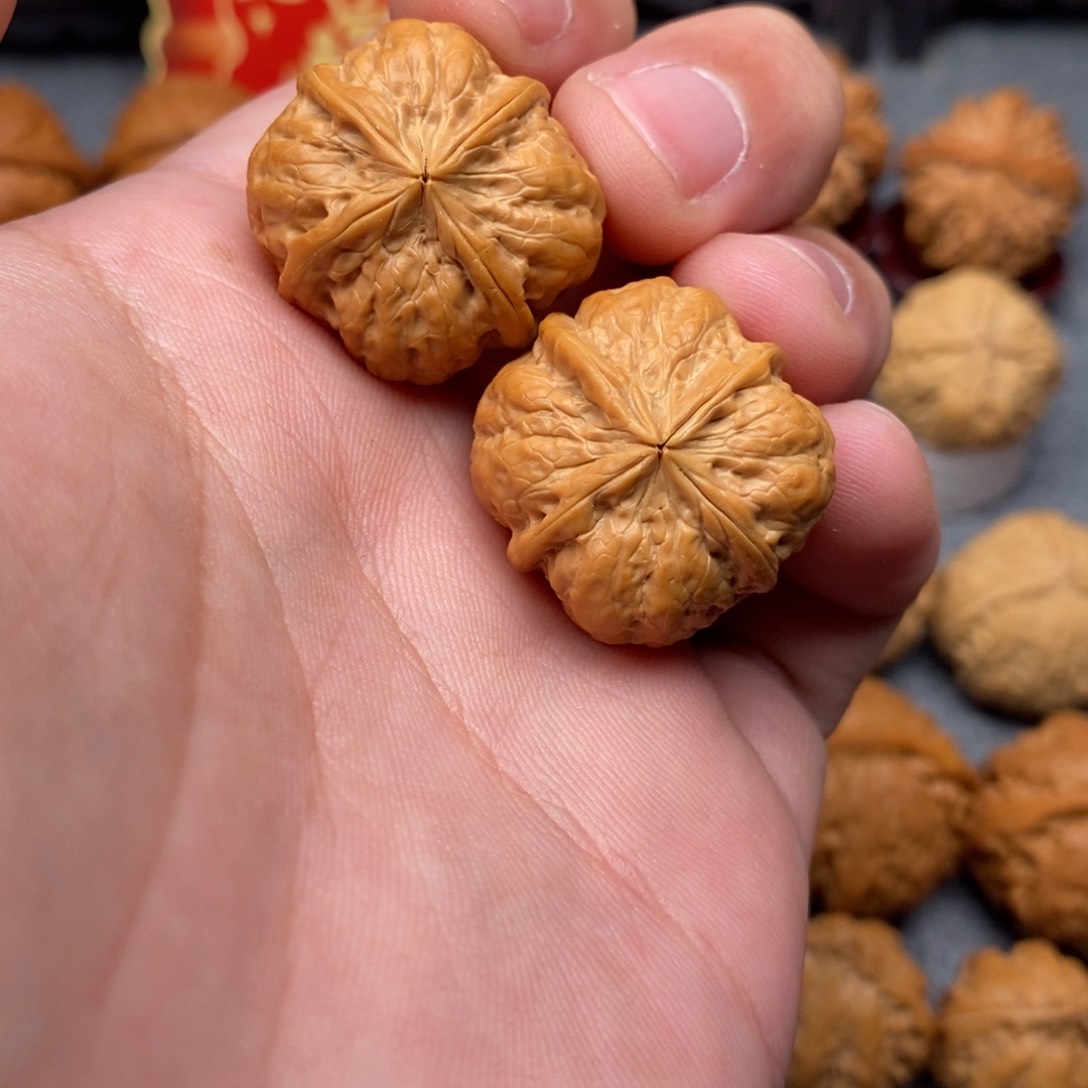 文玩核桃把件四棱